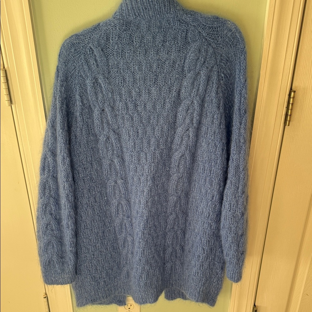 Authentic Sheep’s Wool Blue Cable Knit Oversize C… - image 4